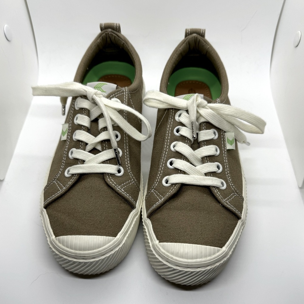 Cariuma OCA Low-Top Canvas Sneakers washed burn sand Women's Size 6.5